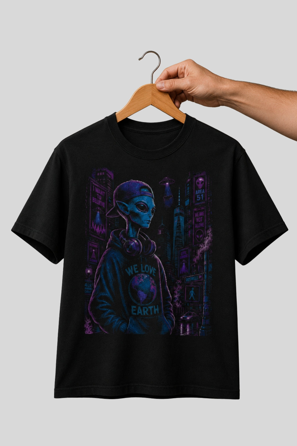 Aliens Love Earth, UFO Streetwear T-Shirt